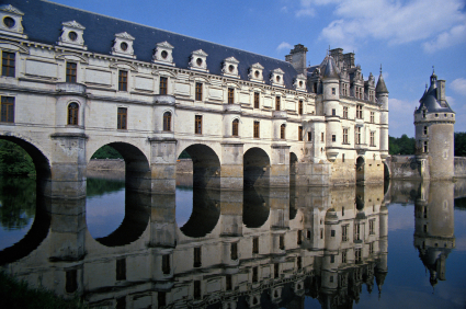 Day Trip to Loire Valley Castles: Chambord, Chenonceau, Amboise